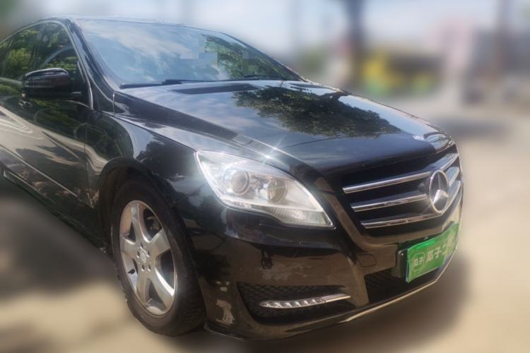 Used Mercedes-Benz R-Class 2014 R 400 4MATIC Business Model Front Right 45 Deg