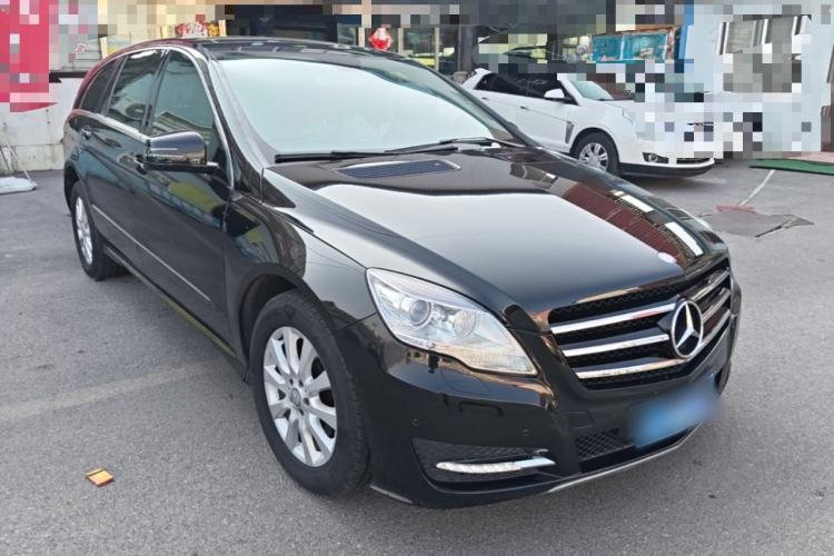 Used Mercedes-Benz R-Class 2014 R 320 4MATIC Business Model Front Right 45 Deg