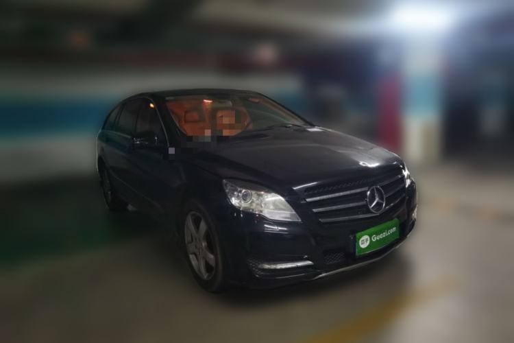 Used Mercedes-Benz R-Class 2014 R 320 4MATIC Luxury Model Front Right 45 Deg
