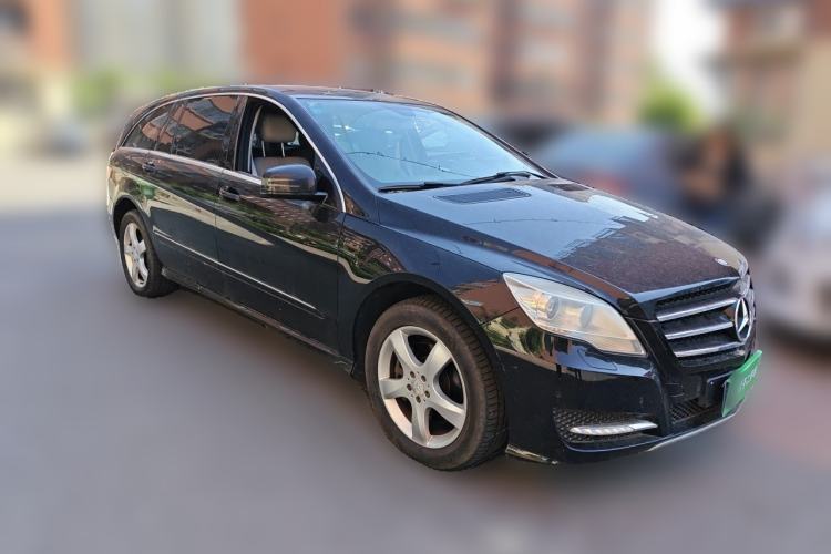 Used Mercedes-Benz R-Class 2014 R 400 4MATIC Business Model Front Right 45 Deg