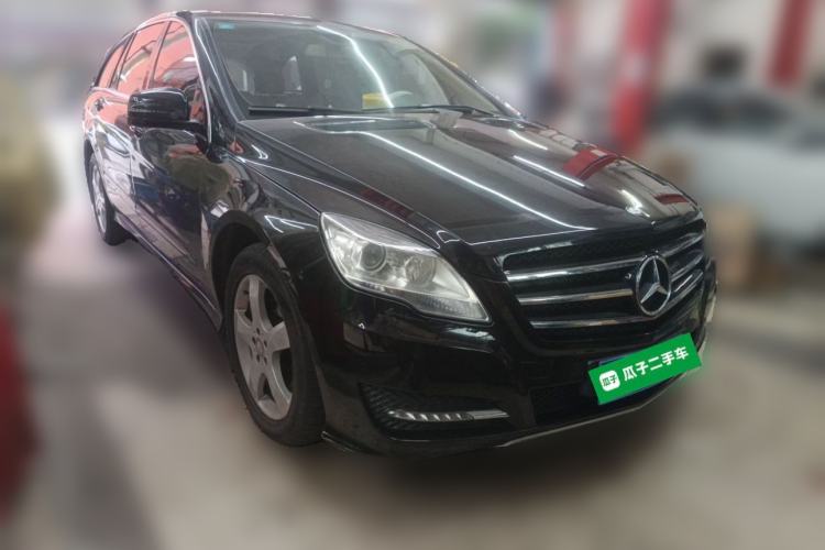 Used Mercedes-Benz R-Class 2014 R 320 4MATIC Luxury Model Front Right 45 Deg