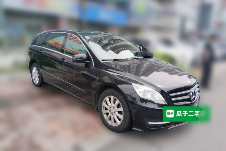 Used Mercedes-Benz R-Class 2014 R 320 4MATIC Business Model Front Right 45 Deg