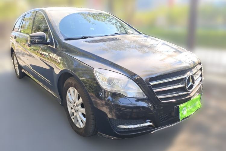 Used Mercedes-Benz R-Class 2014 R 320 4MATIC Business Model Front Right 45 Deg