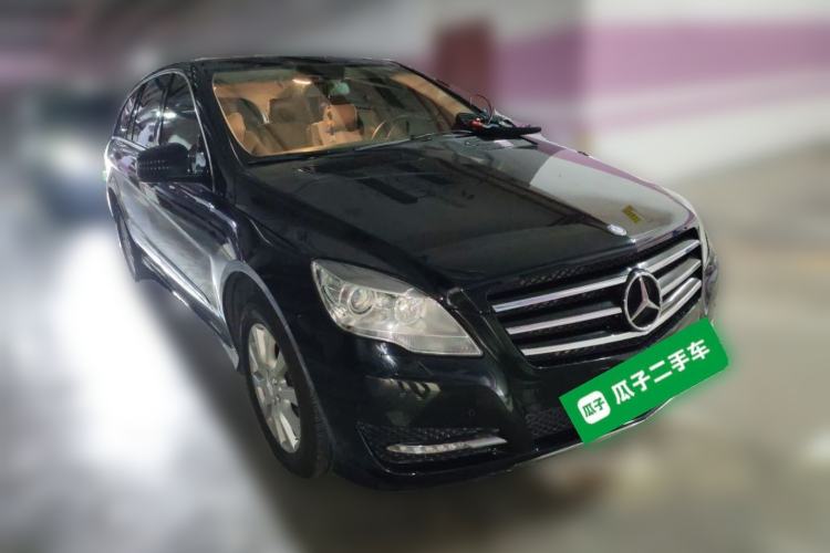 Used Mercedes-Benz R-Class 2014 R 320 4MATIC Business Model Front Right 45 Deg