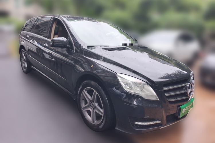 Used Mercedes-Benz R-Class 2014 R 400 4MATIC Luxury Model Front Right 45 Deg