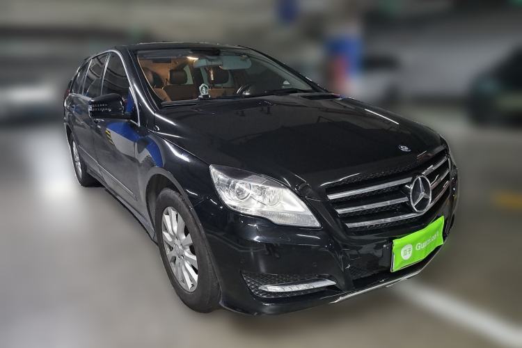 Used Mercedes-Benz R-Class 2014 R 320 4MATIC Business Model Front Right 45 Deg