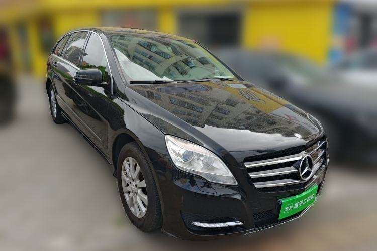 Used Mercedes-Benz R-Class 2014 R 320 4MATIC Business Model Front Right 45 Deg