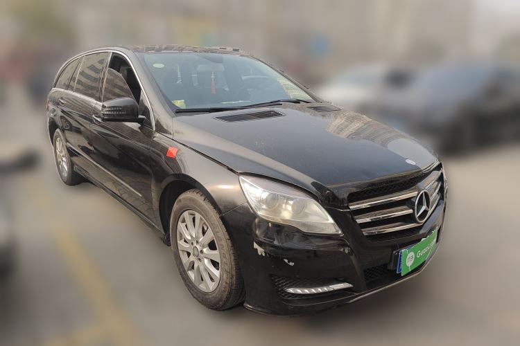 Used Mercedes-Benz R-Class 2014 R 320 4MATIC Business Model Front Right 45 Deg