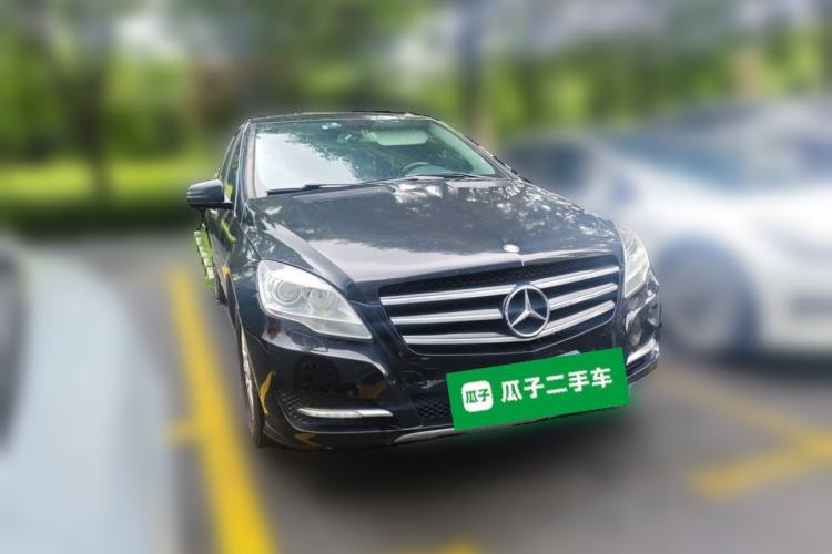 Used Mercedes-Benz R-Class 2014 R 320 4MATIC Business Model Front Right 45 Deg
