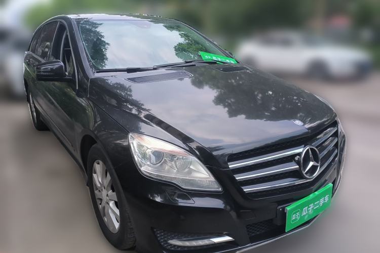Used Mercedes-Benz R-Class 2014 R 320 4MATIC Business Model Front Right 45 Deg