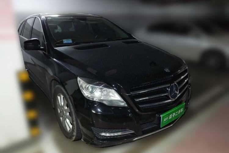 Used Mercedes-Benz R-Class 2014 R 320 4MATIC Business Model Front Right 45 Deg