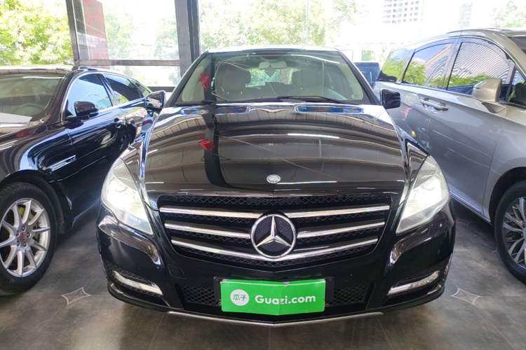 Used Mercedes-Benz R-Class 2014 R 320 4MATIC Business Model Front