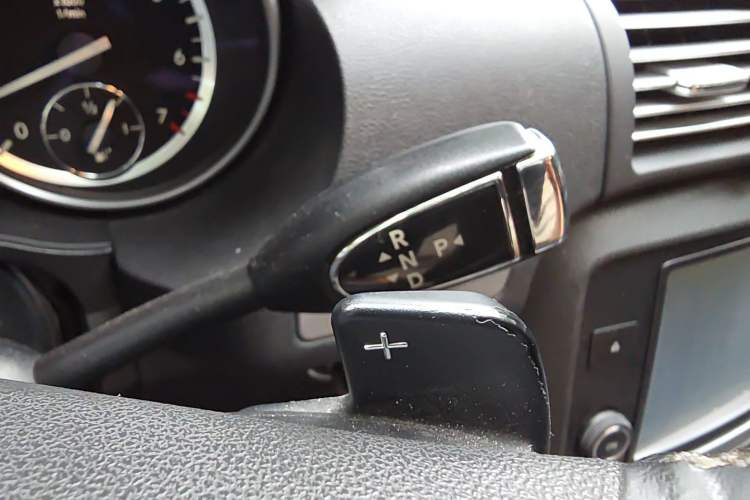 Used Mercedes-Benz R-Class 2014 R 320 4MATIC Business Model Gear Lever