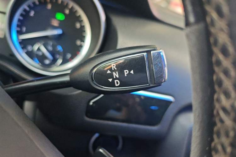 Used Mercedes-Benz R-Class 2014 R 320 4MATIC Luxury Model Gear Lever