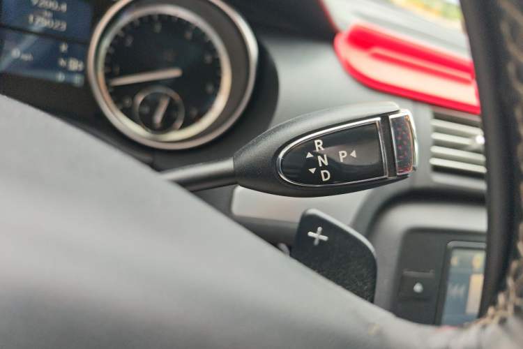 Used Mercedes-Benz R-Class 2014 R 320 4MATIC Business Model Gear Lever
