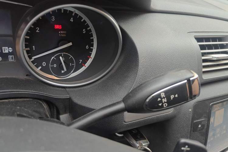 Used Mercedes-Benz R-Class 2014 R 320 4MATIC Business Model Gear Lever
