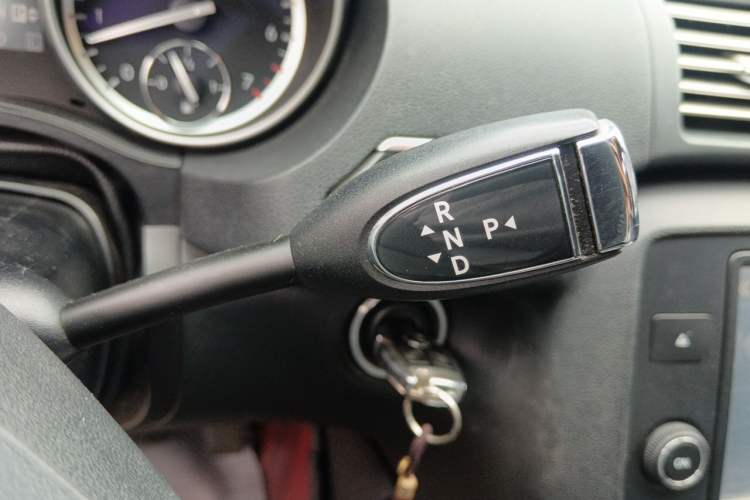 Used Mercedes-Benz R-Class 2014 R 400 4MATIC Business Model Gear Lever