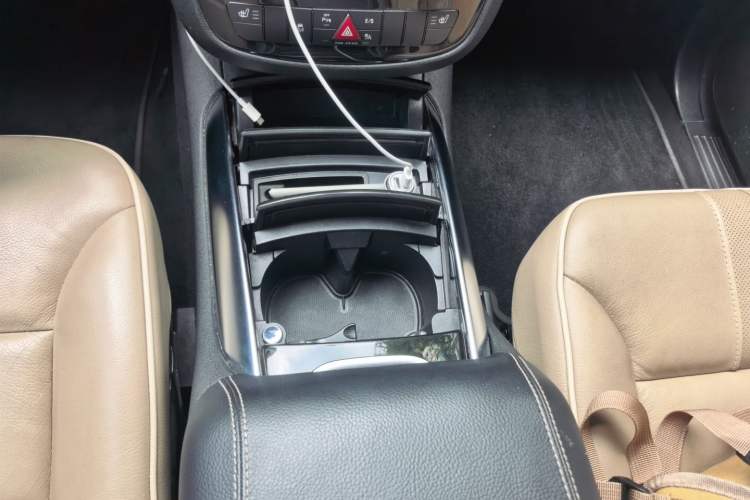 Used Mercedes-Benz R-Class 2014 R 400 4MATIC Luxury Model Gear Lever