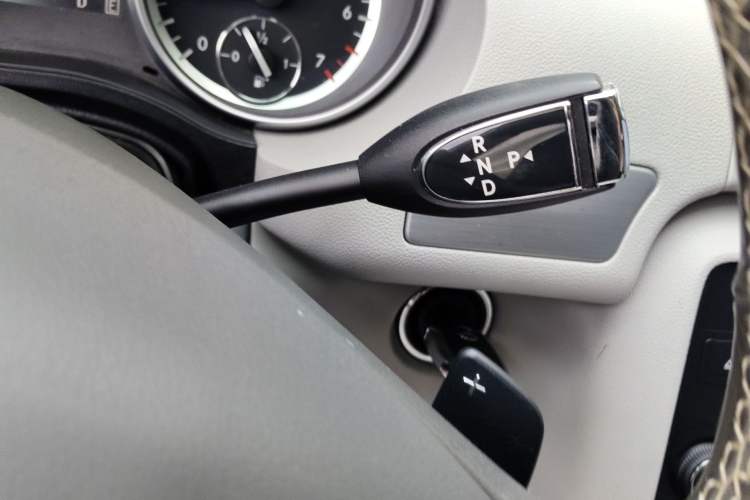 Used Mercedes-Benz R-Class 2014 R 320 4MATIC Business Model Gear Lever