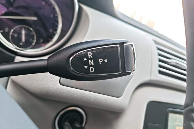 Used Mercedes-Benz R-Class 2014 R 320 4MATIC Business Model Gear Lever