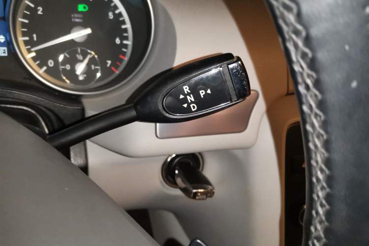 Used Mercedes-Benz R-Class 2014 R 320 4MATIC Business Model Gear Lever