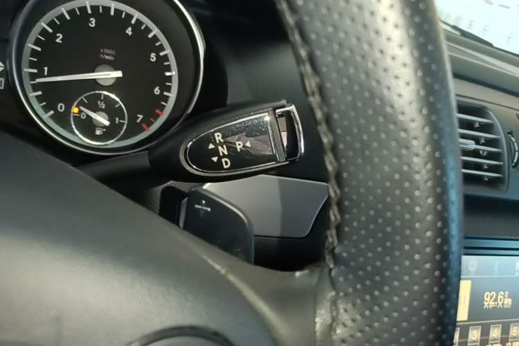 Used Mercedes-Benz R-Class 2014 R 320 4MATIC Business Model Gear Lever