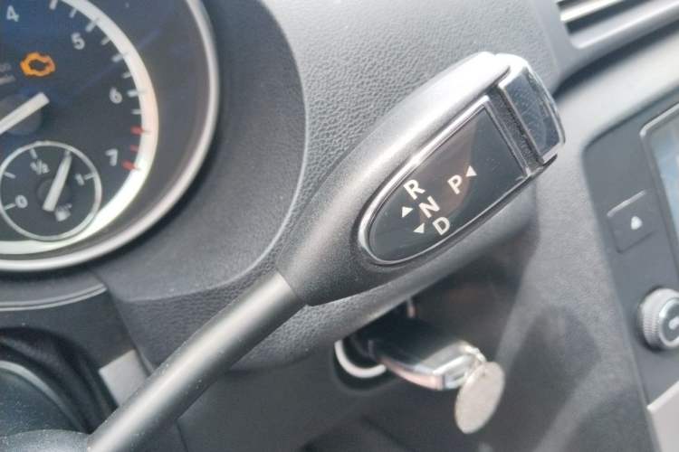 Used Mercedes-Benz R-Class 2014 R 320 4MATIC Business Model Gear Lever