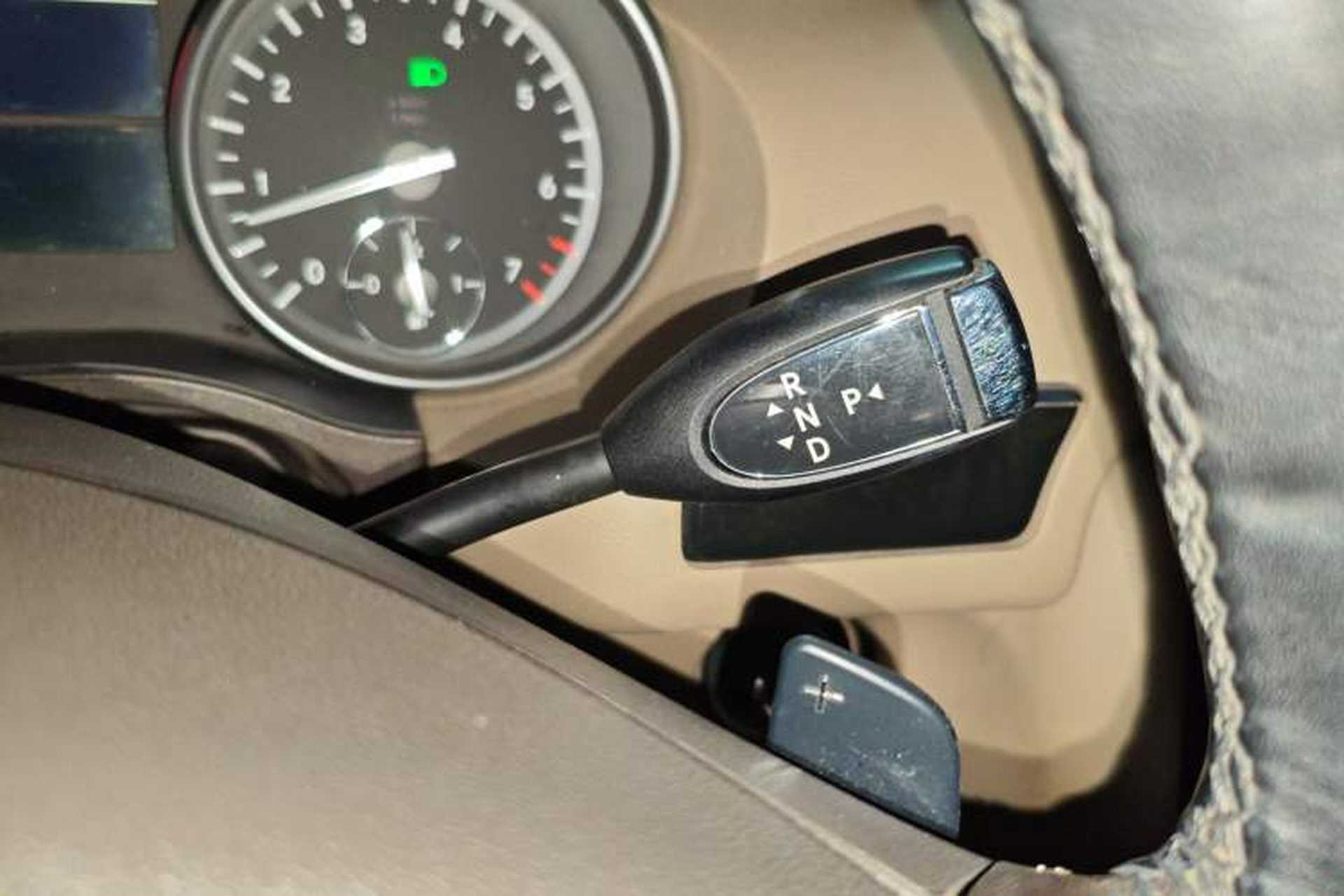Used Mercedes-Benz R-Class 2014 R 400 4MATIC Business Model Gear Lever
