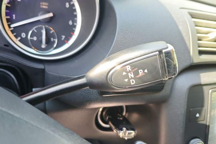 Used Mercedes-Benz R-Class 2014 R 320 4MATIC Business Model Gear Lever