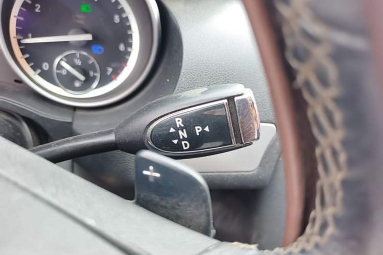 Used Mercedes-Benz R-Class 2014 R 320 4MATIC Business Model Gear Lever