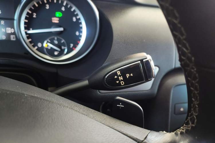 Used Mercedes-Benz R-Class 2014 R 320 4MATIC Business Model Gear Lever