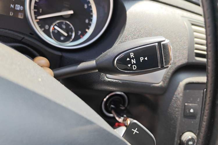 Used Mercedes-Benz R-Class 2014 R 320 4MATIC Business Model Gear Lever