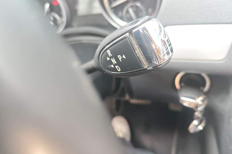 Used Mercedes-Benz R-Class 2014 R 320 4MATIC Business Model Gear Lever