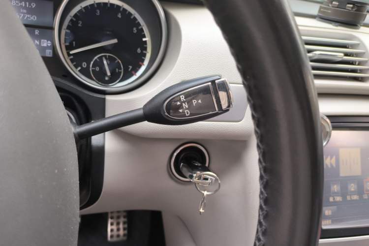 Used Mercedes-Benz R-Class 2014 R 320 4MATIC Business Model Gear Lever