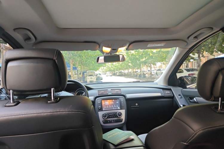 Used Mercedes-Benz R-Class 2014 R 320 4MATIC Business Model Headliner