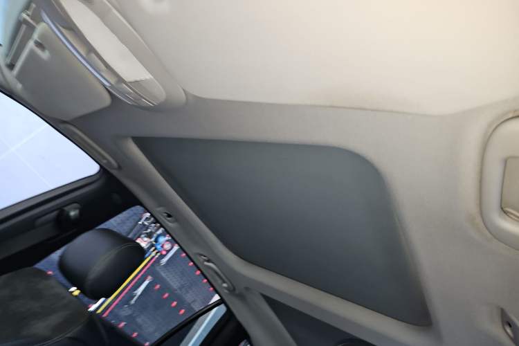 Used Mercedes-Benz R-Class 2014 R 320 4MATIC Business Model Headliner