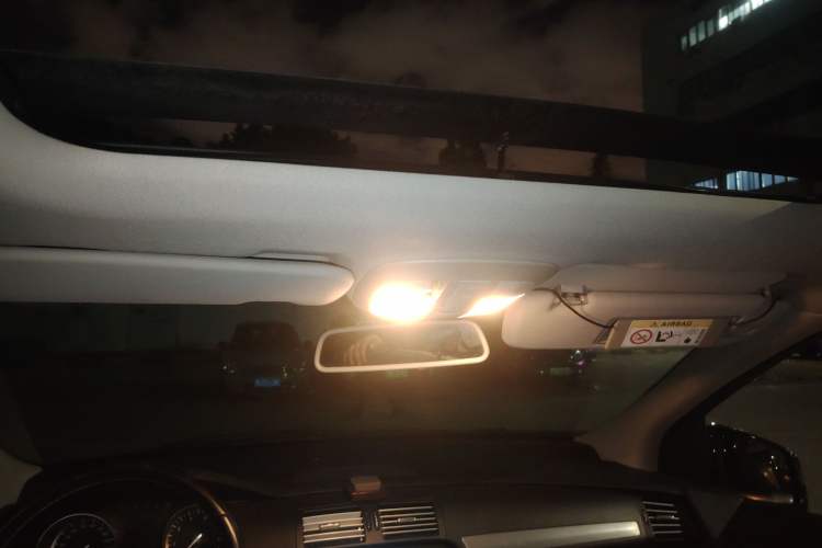 Used Mercedes-Benz R-Class 2014 R 320 4MATIC Business Model Headliner