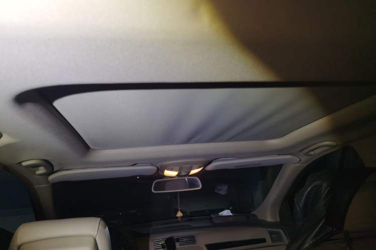 Used Mercedes-Benz R-Class 2014 R 320 4MATIC Luxury Model Headliner