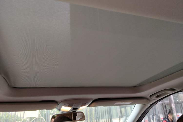 Used Mercedes-Benz R-Class 2014 R 320 4MATIC Luxury Model Headliner