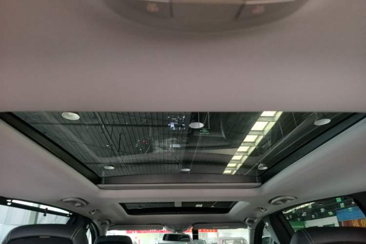 Used Mercedes-Benz R-Class 2014 R 320 4MATIC Business Model Headliner