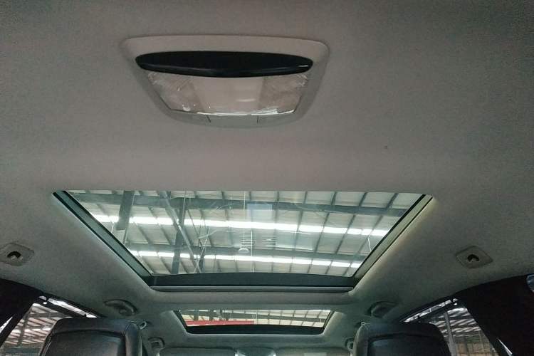Used Mercedes-Benz R-Class 2014 R 320 4MATIC Luxury Model Headliner