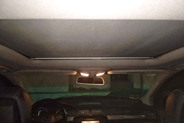 Used Mercedes-Benz R-Class 2014 R 320 4MATIC Luxury Model Headliner
