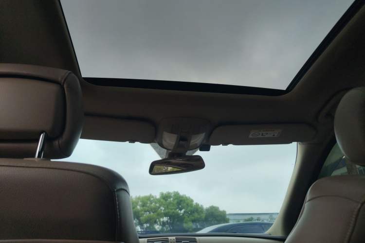 Used Mercedes-Benz R-Class 2014 R 320 4MATIC Luxury Model Headliner