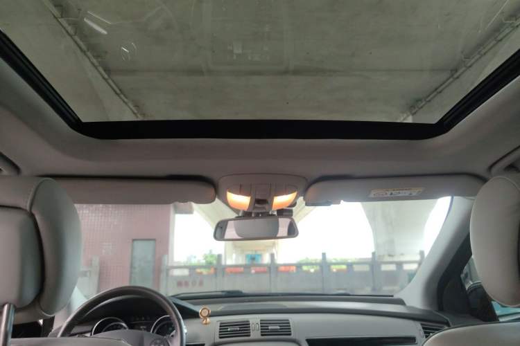 Used Mercedes-Benz R-Class 2014 R 400 4MATIC Luxury Model Headliner