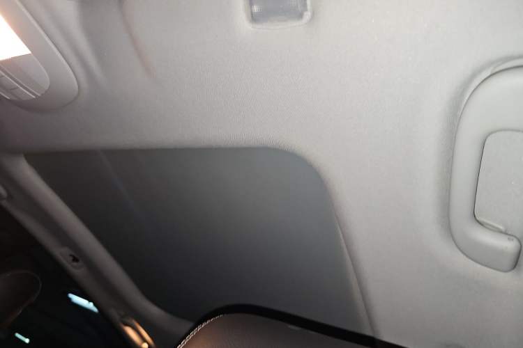 Used Mercedes-Benz R-Class 2014 R 320 4MATIC Business Model Headliner