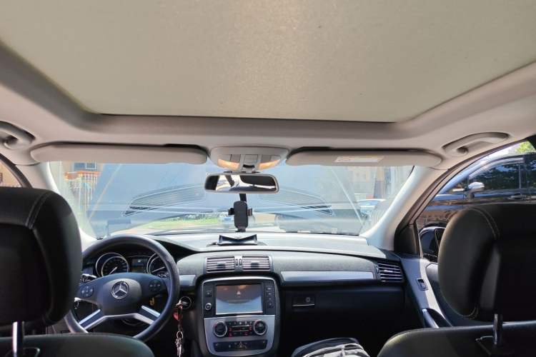 Used Mercedes-Benz R-Class 2014 R 320 4MATIC Business Model Headliner