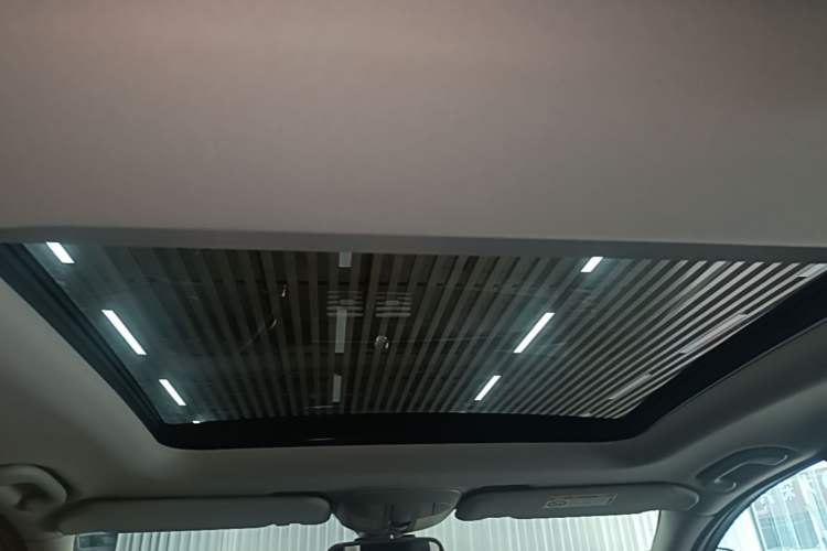 Used Mercedes-Benz R-Class 2014 R 320 4MATIC Business Model Headliner