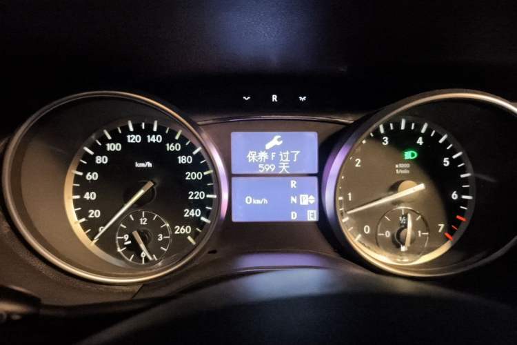 Used Mercedes-Benz R-Class 2014 R 320 4MATIC Business Model Instrument Cluster