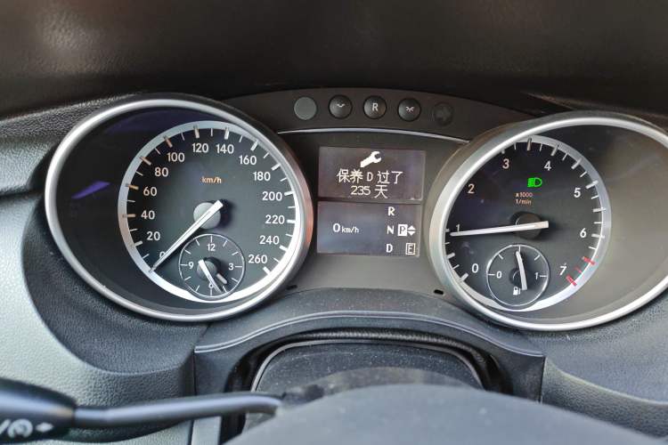 Used Mercedes-Benz R-Class 2014 R 320 4MATIC Luxury Model Instrument Cluster