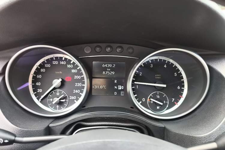 Used Mercedes-Benz R-Class 2014 R 320 4MATIC Business Model Instrument Cluster